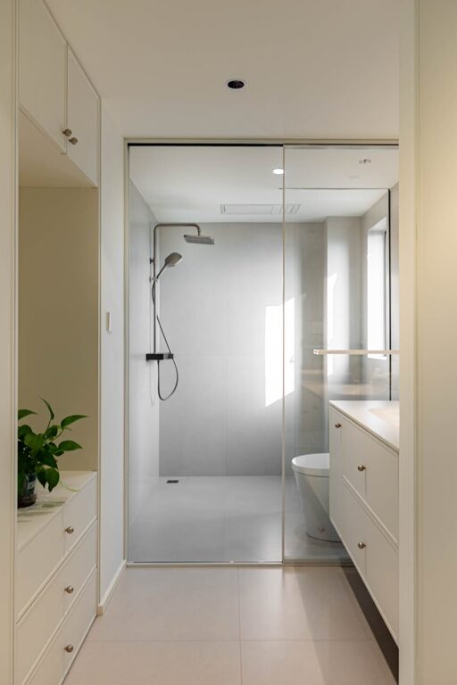 How to Create a Minimalist Bathroom Setup: A Simple Guide